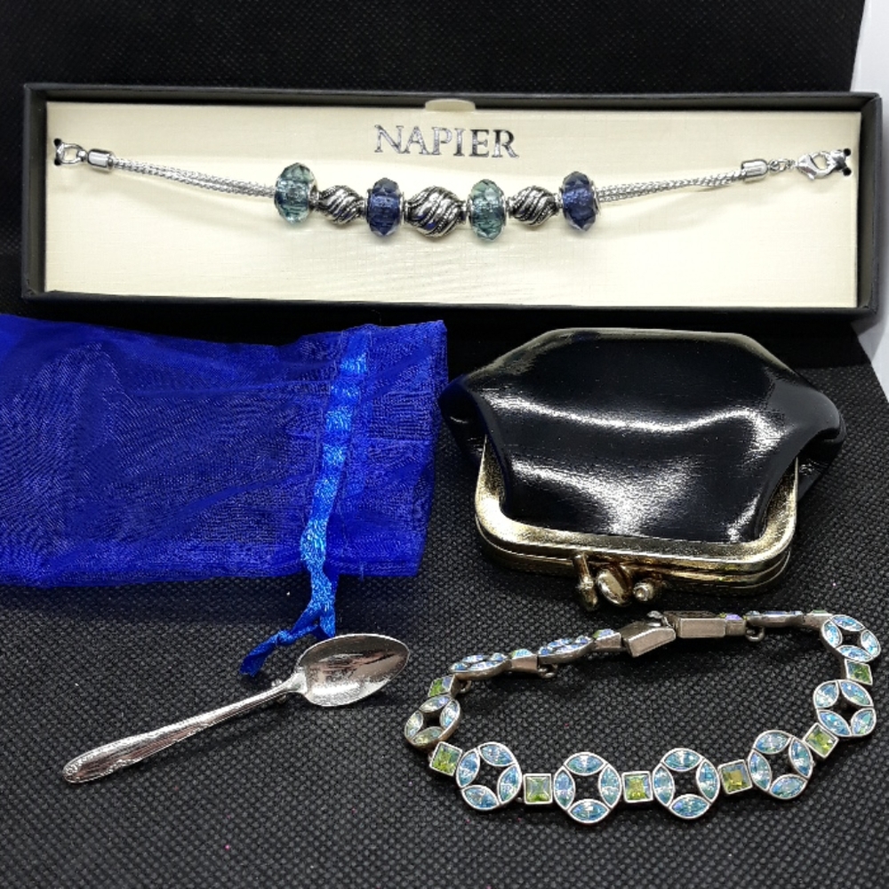 Lot of 4 accessory items